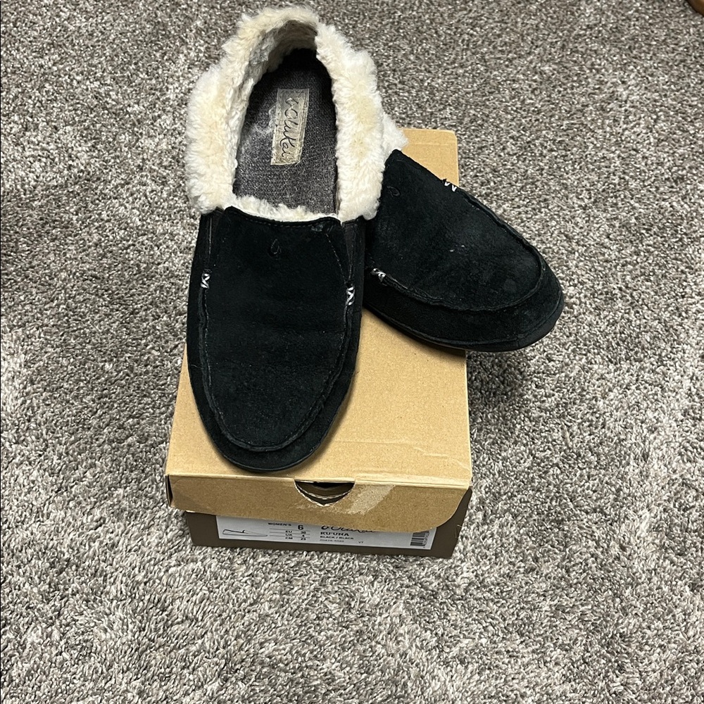 Cozy Black Suede Faux Fur Sherpa Lined Slippers Size 6